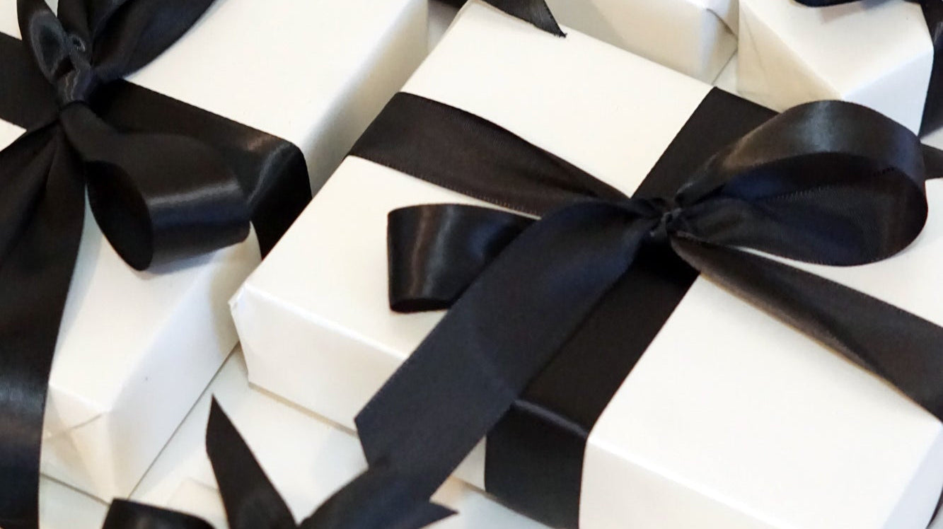 Personalised Candle Gifts Australia: The Art of Giving Something That Actually Means Something