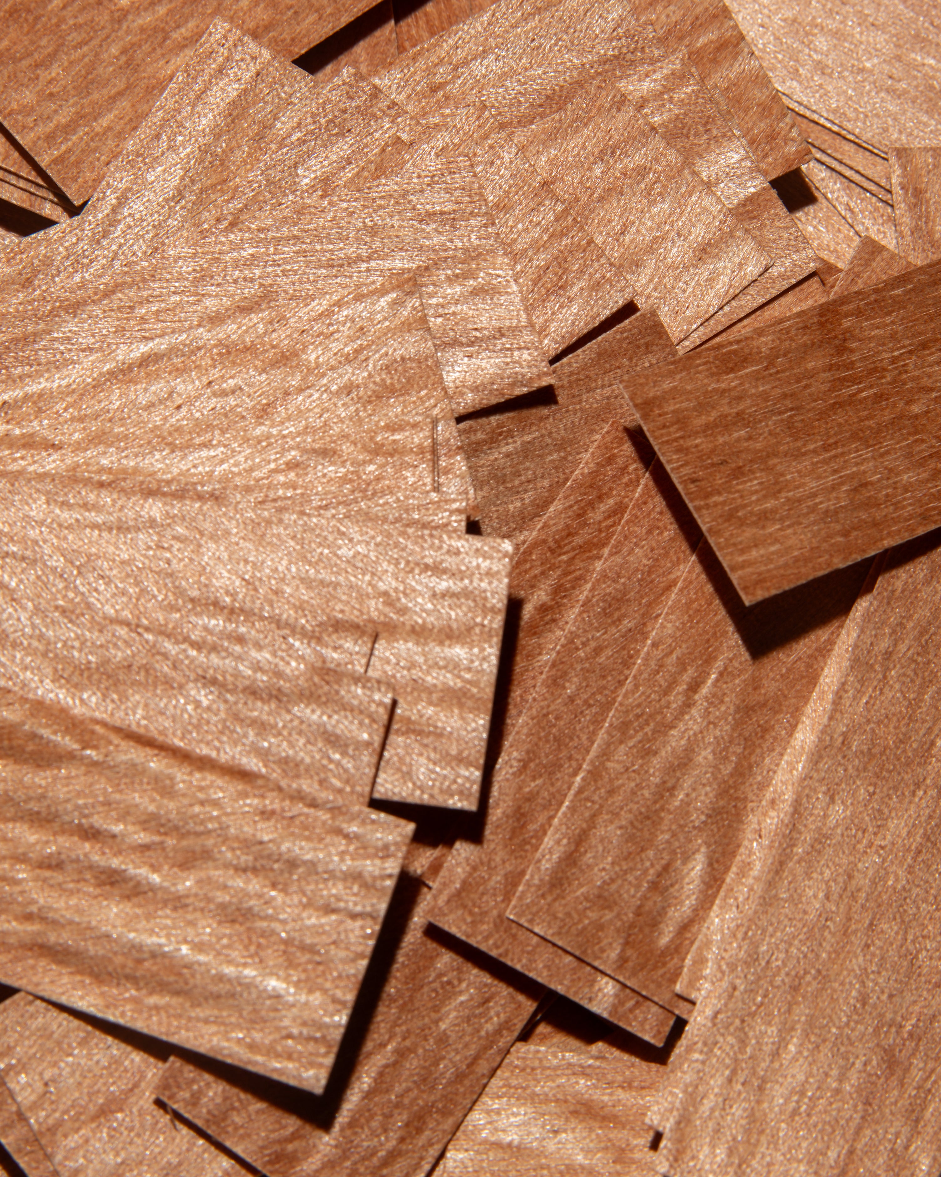 Close-up of wooden wicks with a natural brown color.