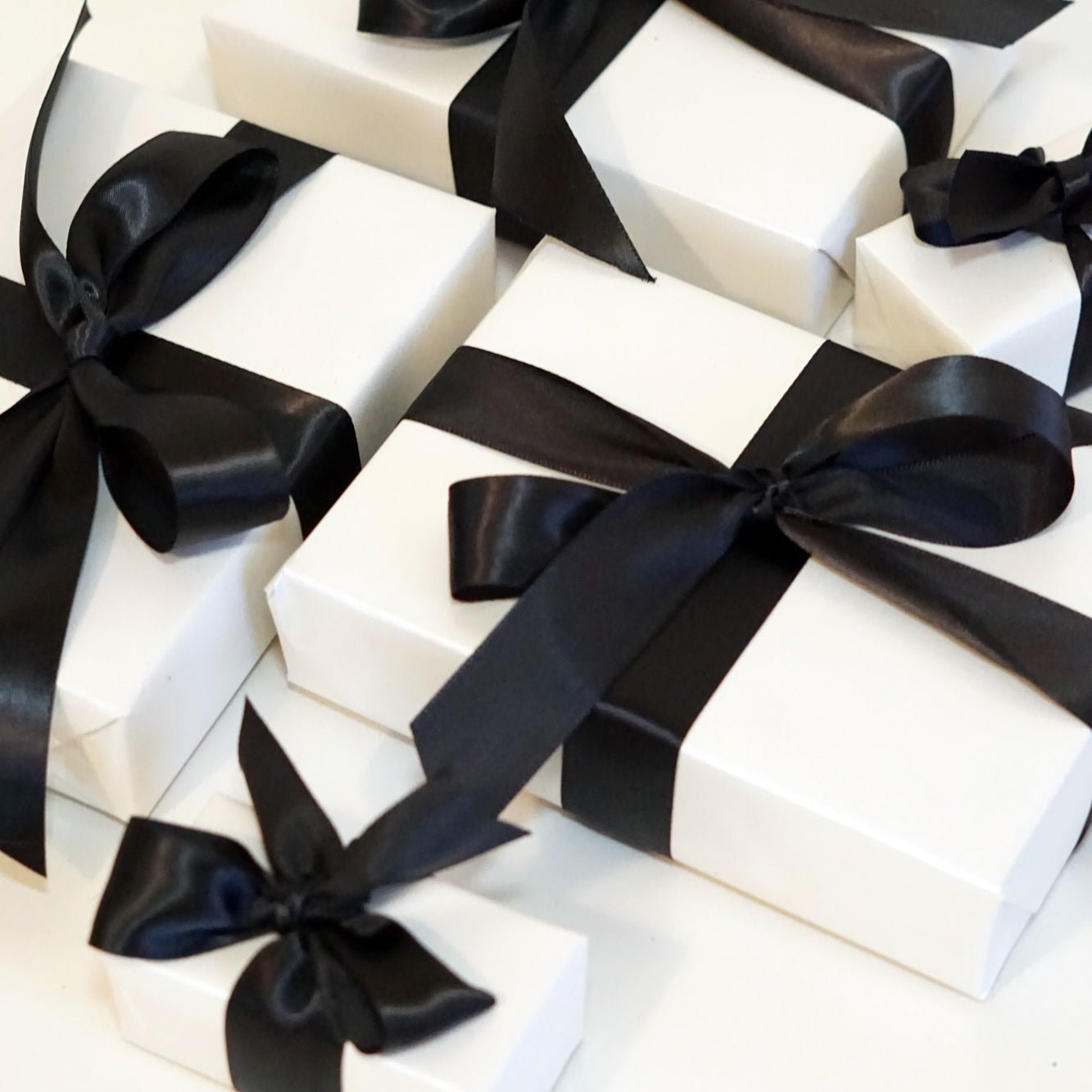 Personalised Candle Gifts Australia: The Art of Giving Something That Actually Means Something